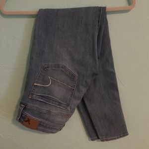 American Eagle light wash skinny jeans